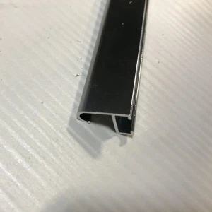 Ekstrusi Aluminium Bagian Y